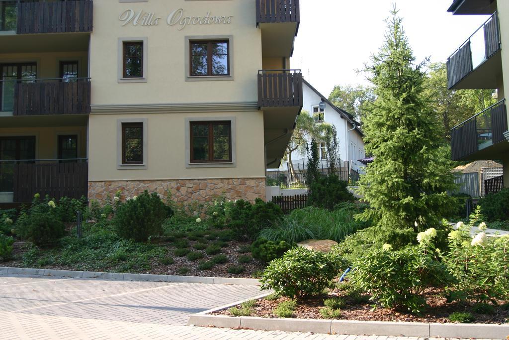 Apartament Z Ogrodem Polanica-Zdrój Kültér fotó