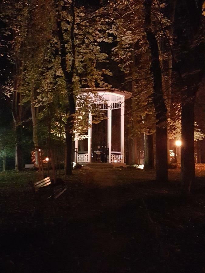 Apartament Z Ogrodem Polanica-Zdrój Kültér fotó